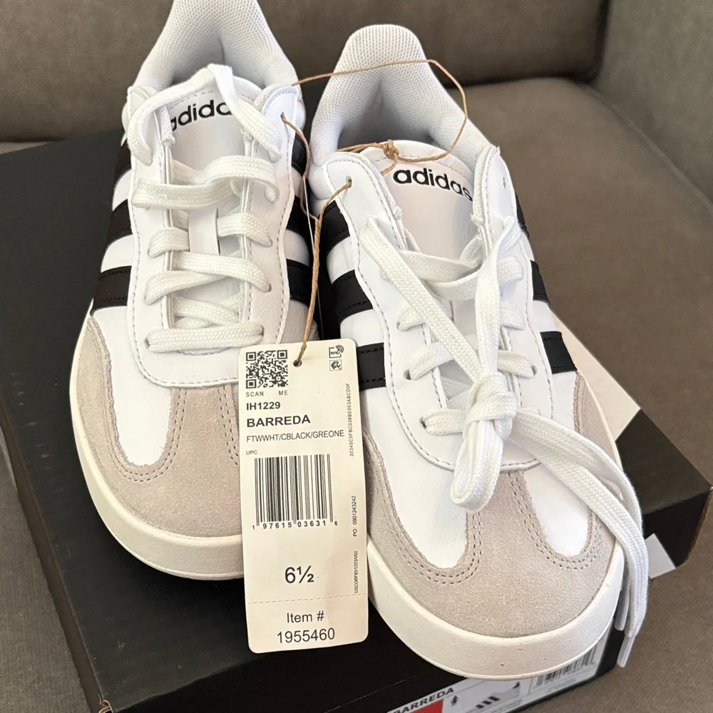 adidas Barreda White Black Low-Top Sneakers - Picture 3 of 6